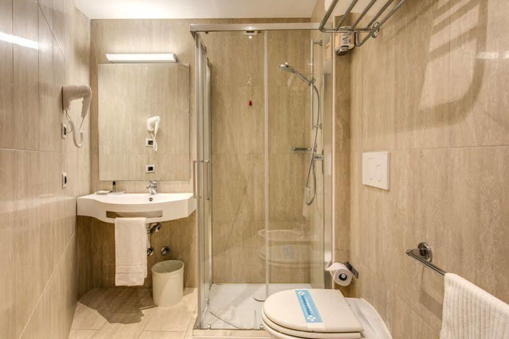 Albergo Firenze Côme Esterno foto